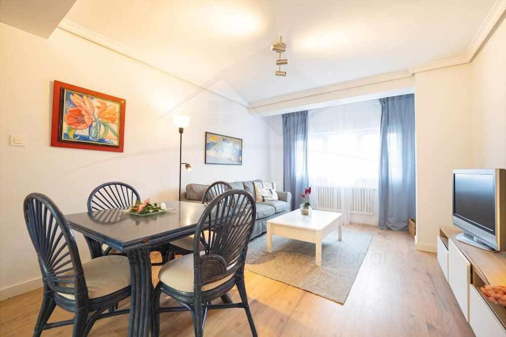 El Carbayedo Apartment อาบีเลส ภายนอก รูปภาพ